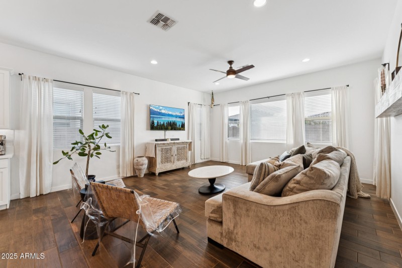 016-living-room