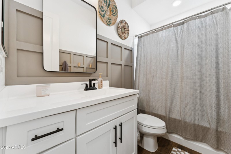 030-bathroom