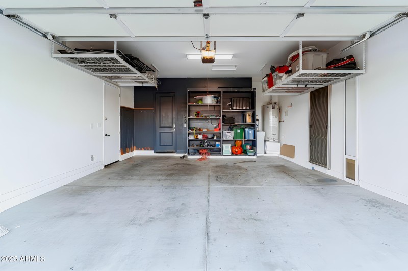 032-large-garage