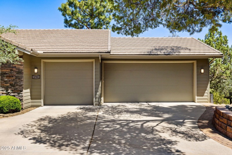 3 Car Garage