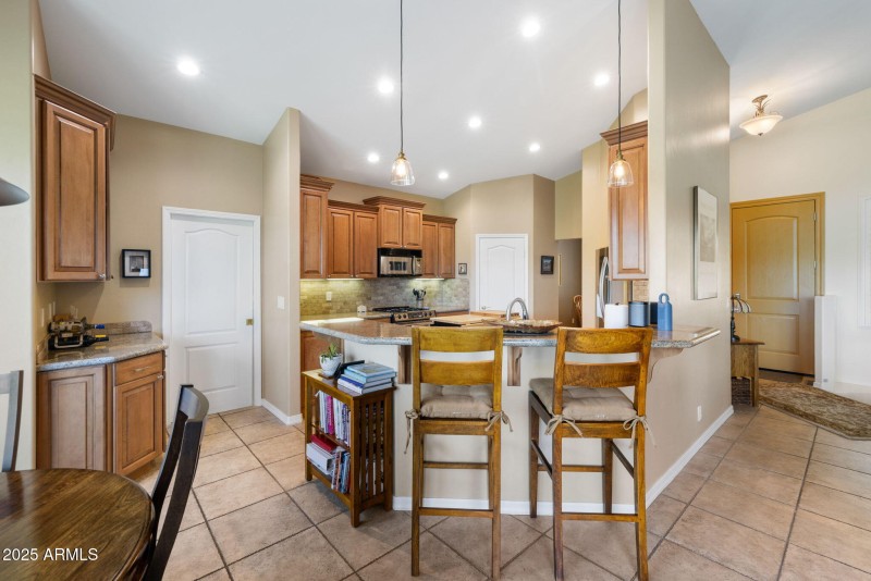 Eat-In Kitchen
