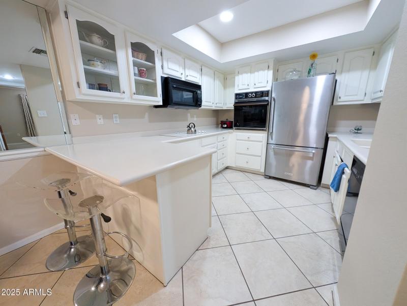 Kitchen 17404 N 99th Ave-011