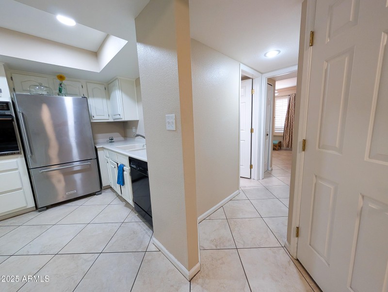 Kitchen 17404 N 99th Ave-012