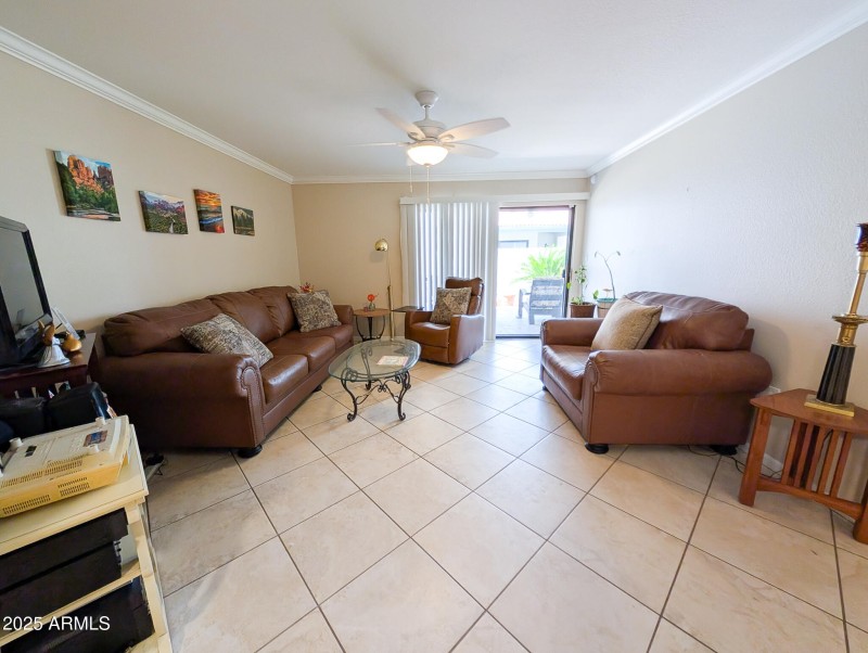 Living Room 17404 N 99th Ave-019