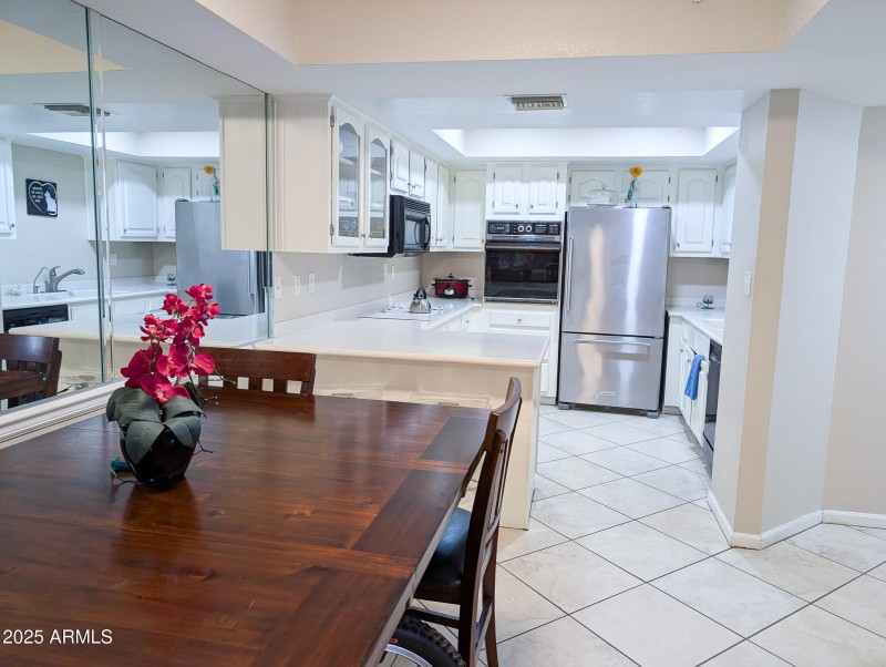 Kitchen Dining 17404 N 99th Ave-020