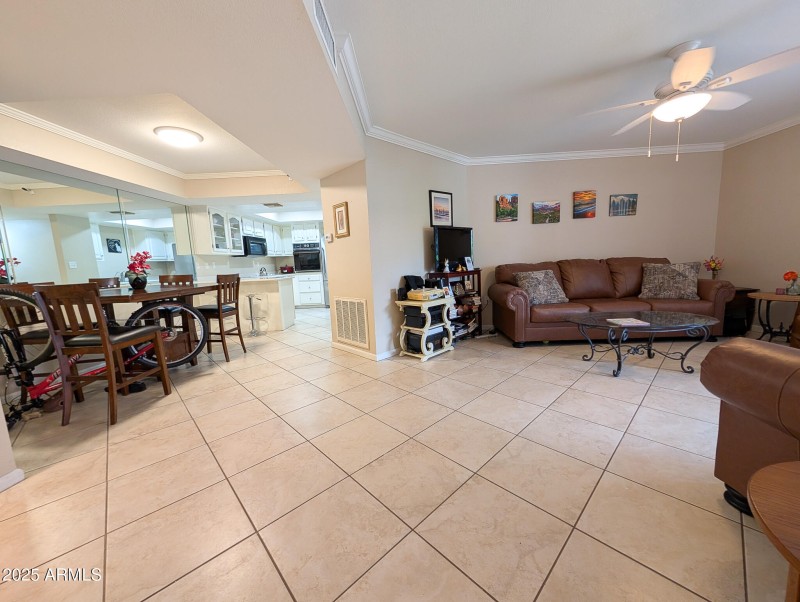 Great Room 17404 N 99th Ave-027