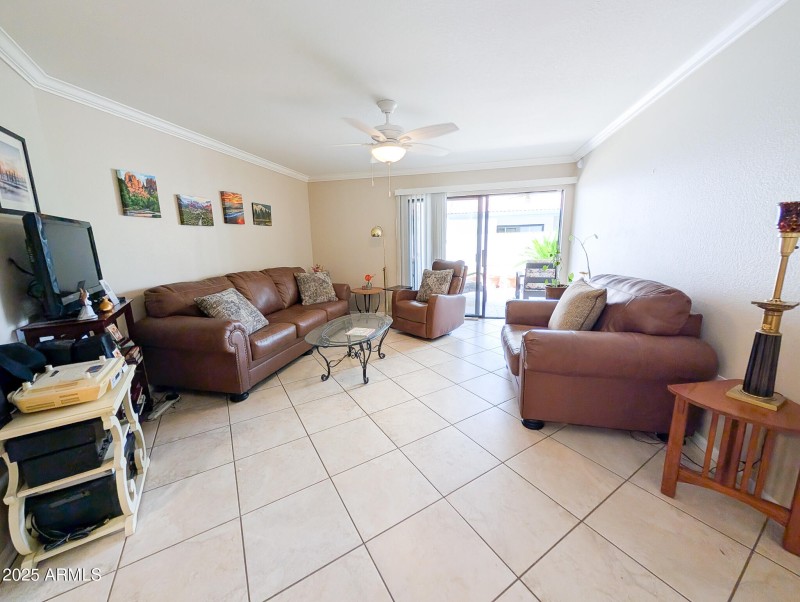 Livingroom 17404 N 99th Ave-048