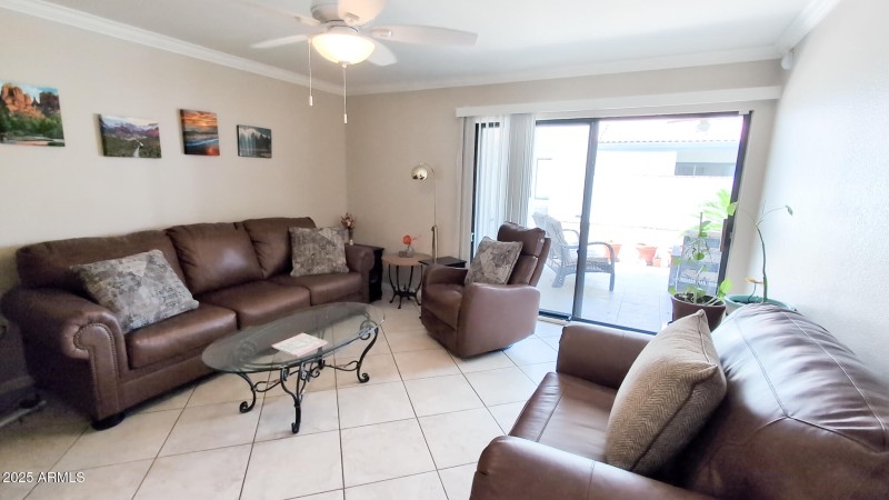 Livingroom 17404 N 99th Ave-057