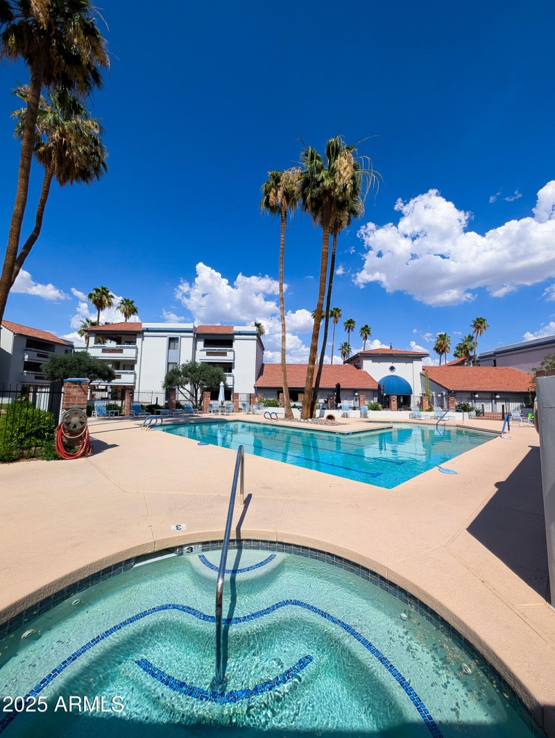 Courtyard Pool 17404 N 99th Ave-062