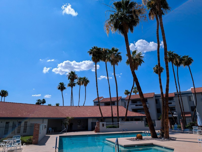 Courtyard Pool 17404 N 99th Ave-069