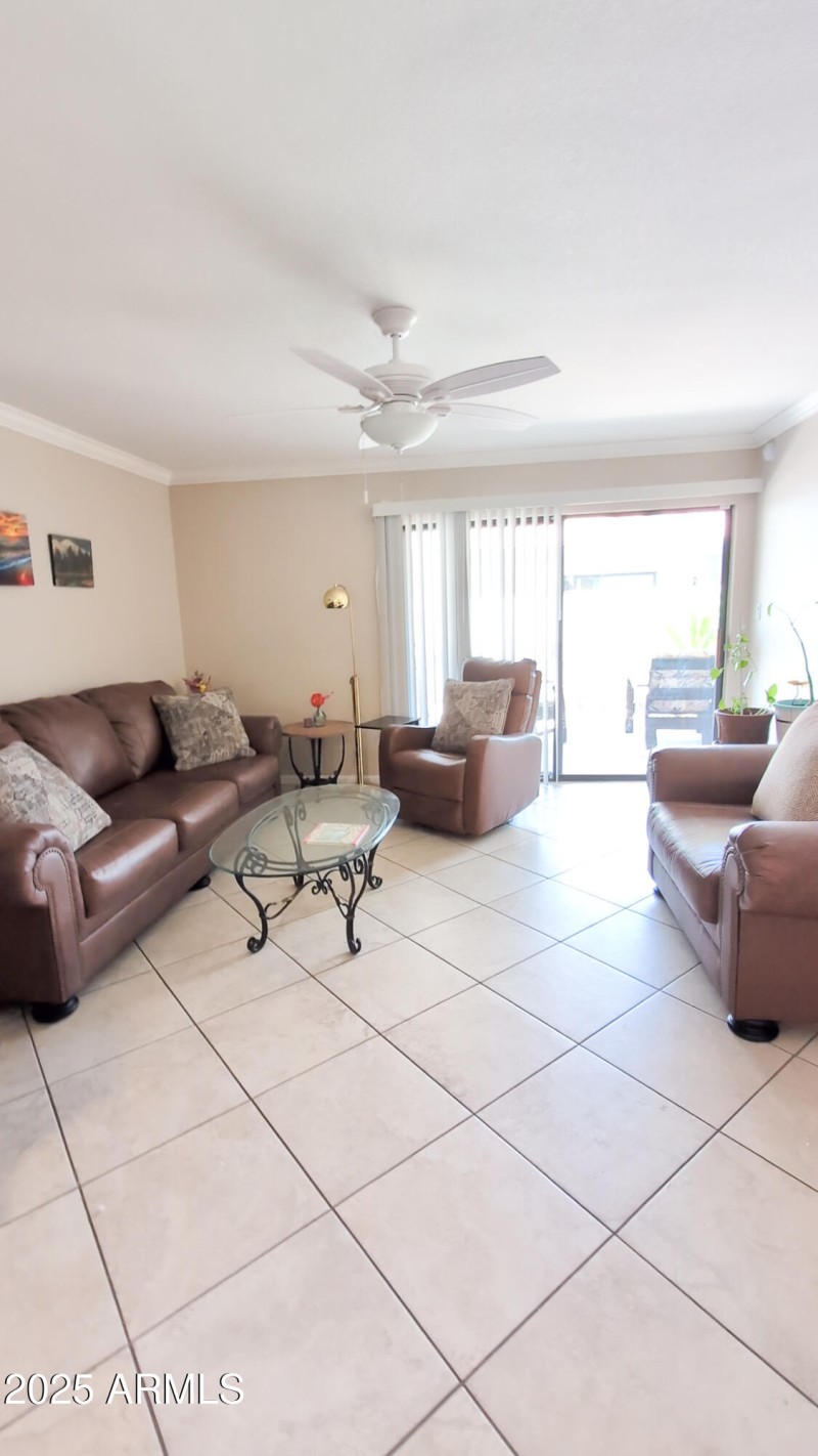 Livingroom 17404 N 99th Ave-085