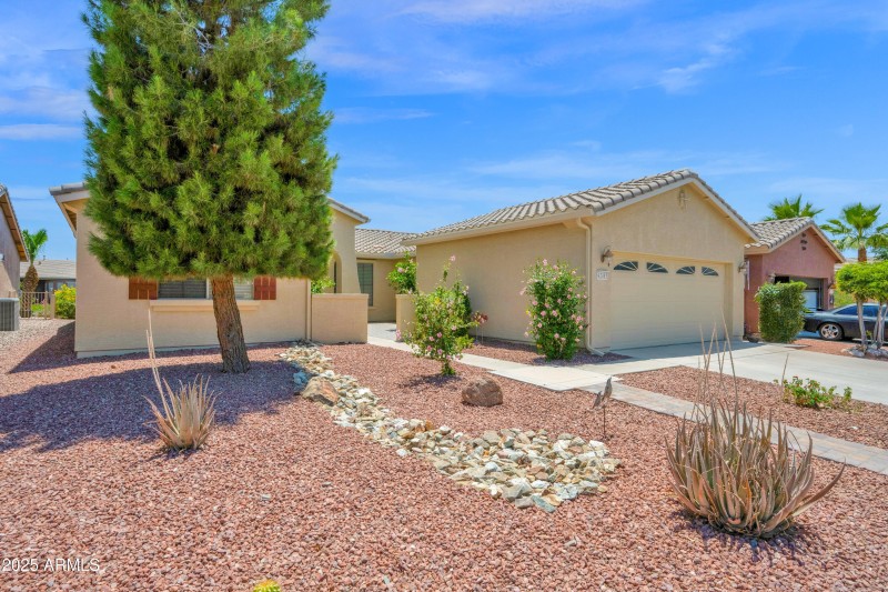 Welcome Home to 42485 W Abbey Rd!