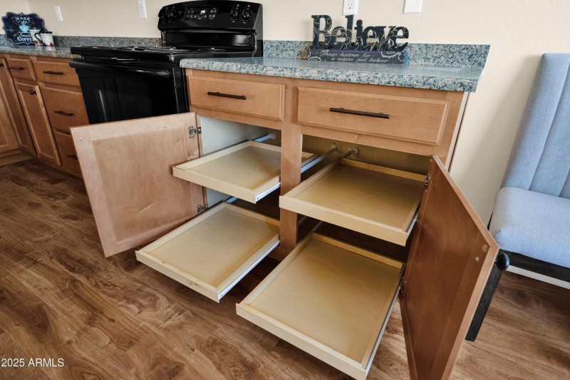 42485 Abbey - 09Kitchen