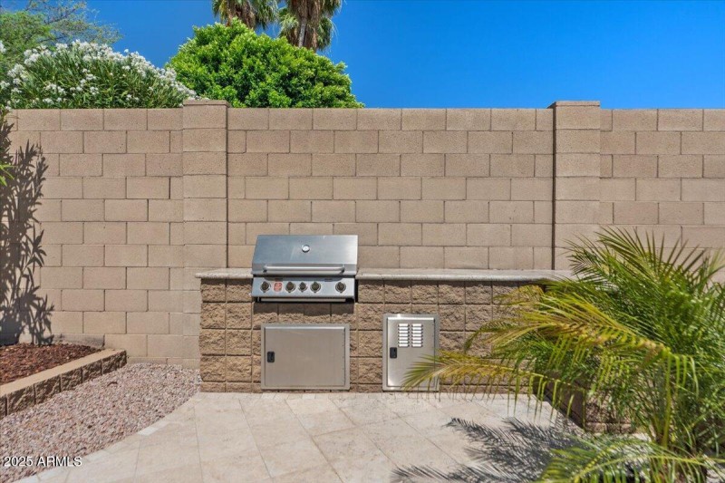 63-Outdoor kitchen
