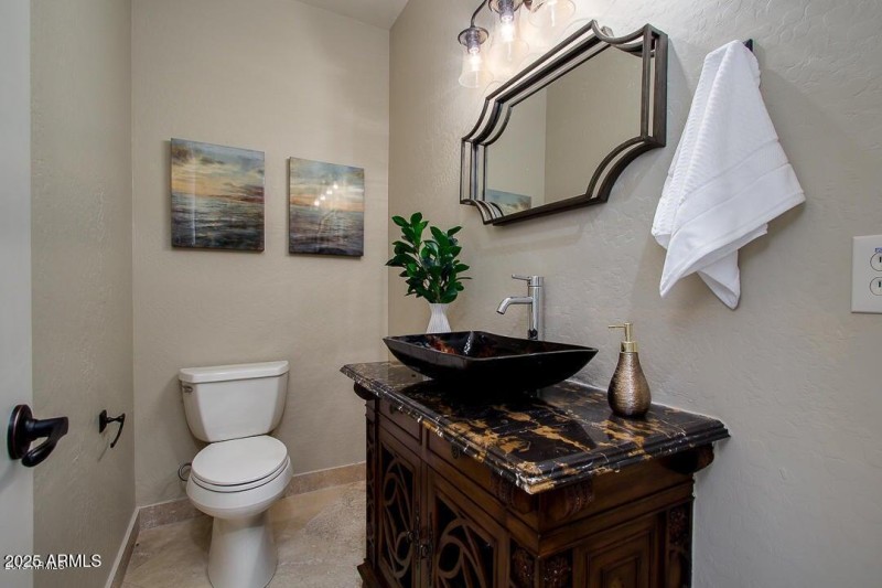Front 1/2 bath
