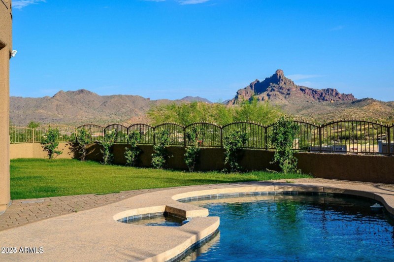 Beautiful Mountains & Desert