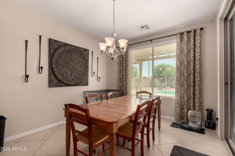 1643 N 144th DINING