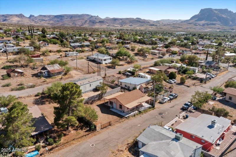 03-Aerial front of home