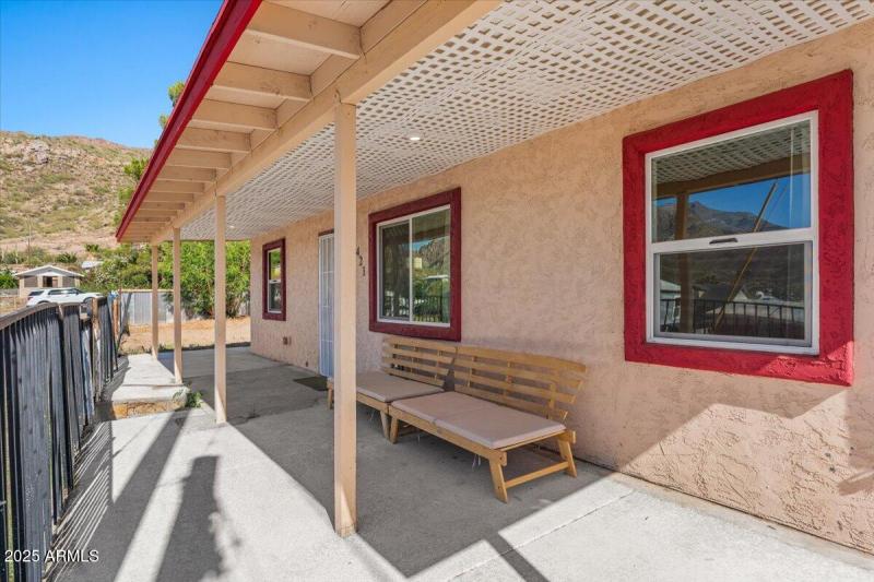 08-Front patio