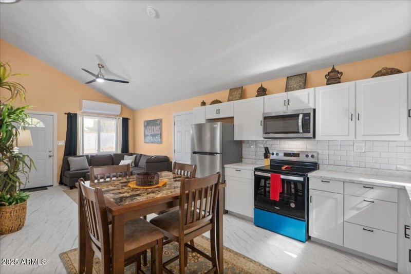 13-Dining & Kitchen