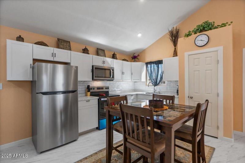 14-Dining & Kitchen