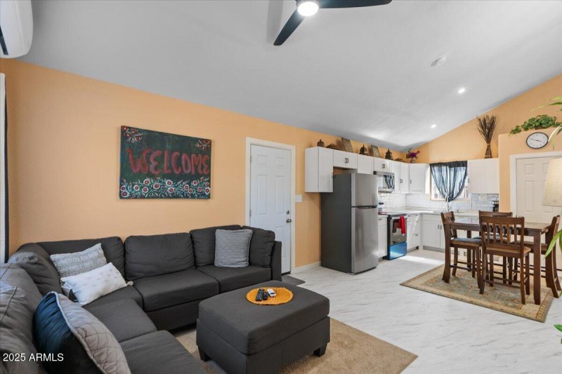 19-Family Room