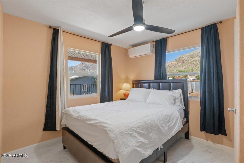21-Primary bedroom