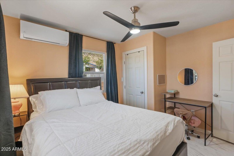 22-Primary bedroom