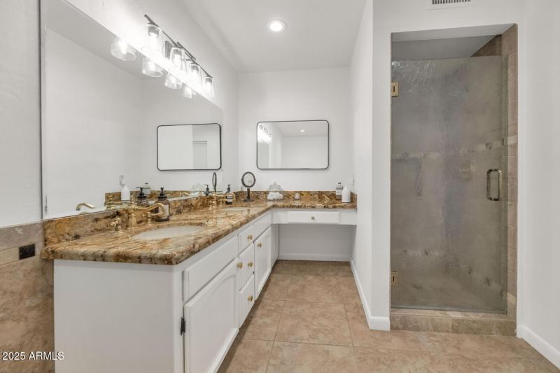 Dual Sinks Plus Makeup Vanity in Primary