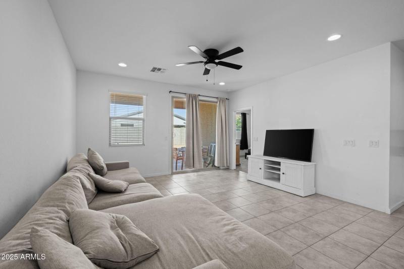 Living Rroom