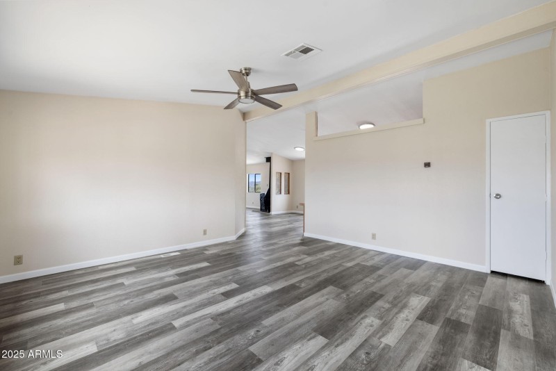11-Living Room (3)
