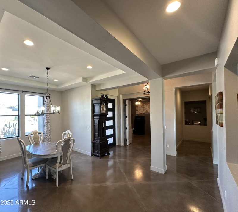 Dining_entry