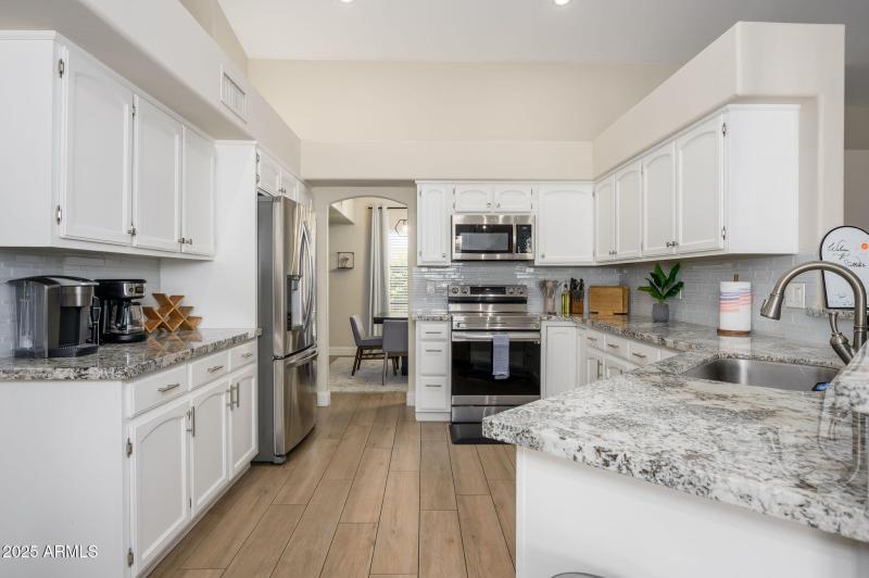 30-web-or-mls-Helena-36