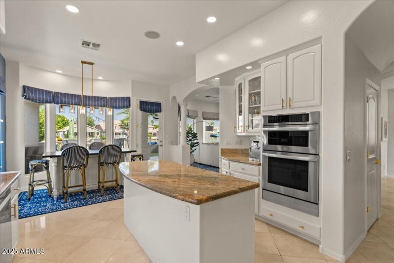 28-Kitchen