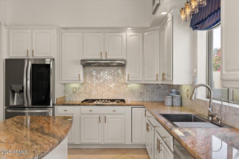 27-Kitchen