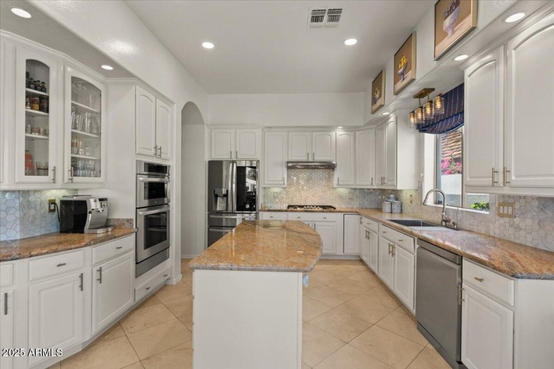 25-Kitchen
