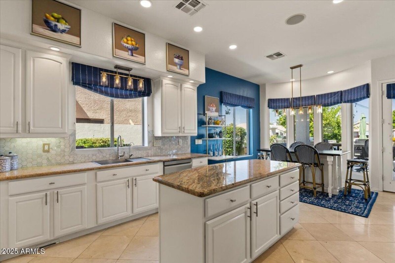 23-Kitchen