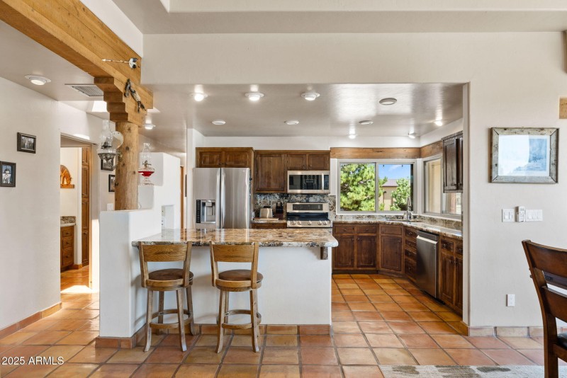21-Kitchen (1)