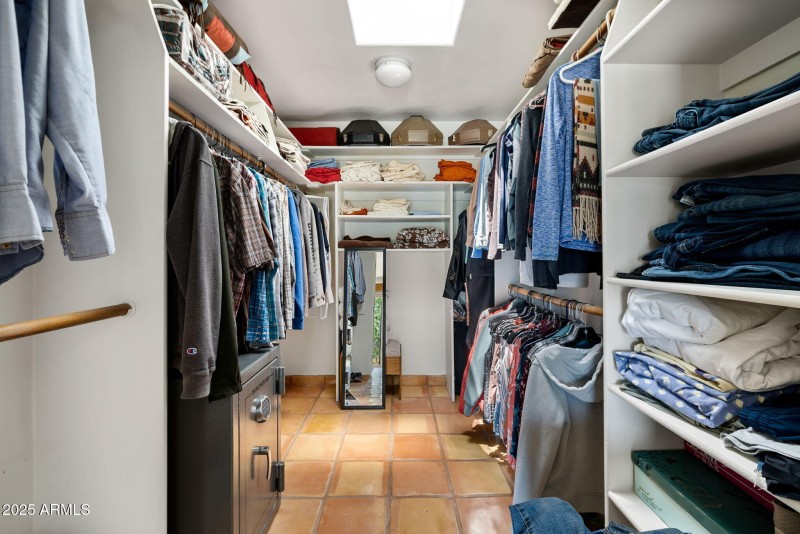 29-Primary Closet