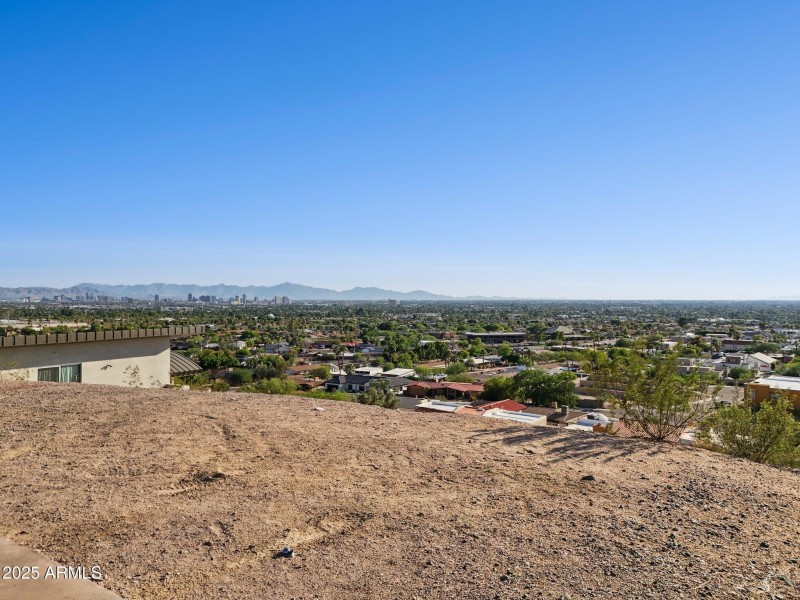 19-web-or-mls-7040-north-23rd-pl