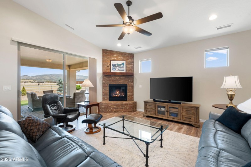 6-Living Room