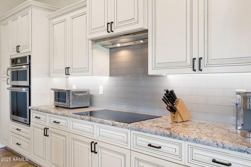 13-Kitchen (4)