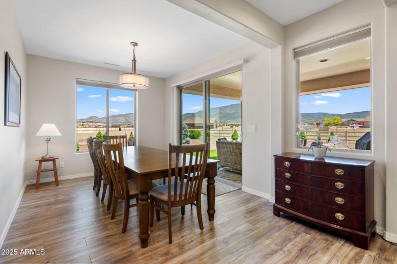 15-Dining Room
