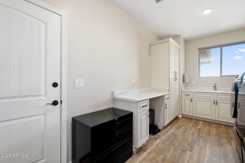 28-Laundry Room