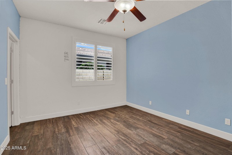 024_37-web-or-mls-29_658
