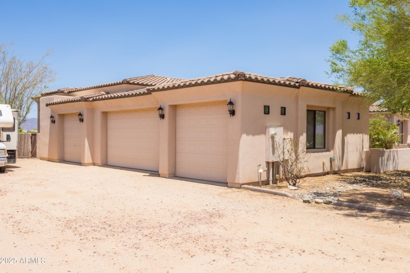 4 Car Garage
