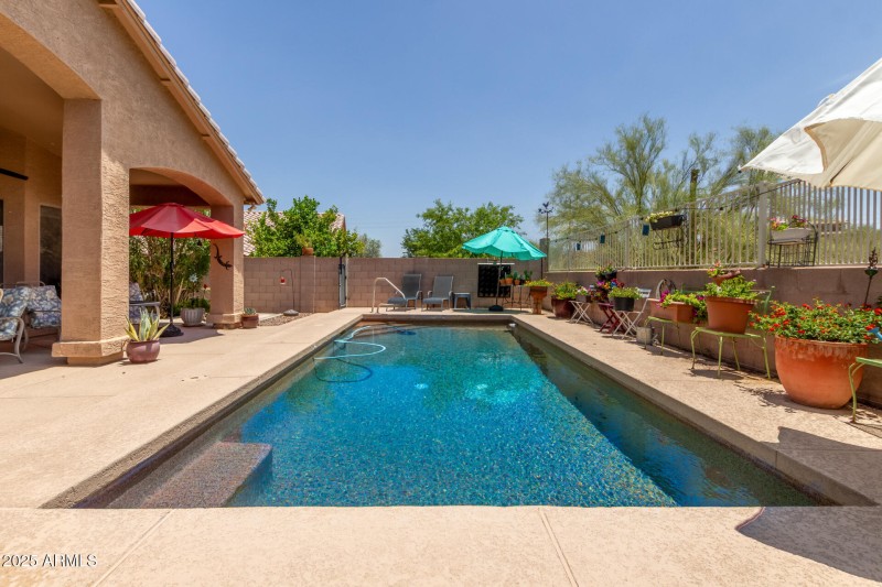 Fabulous play pool
