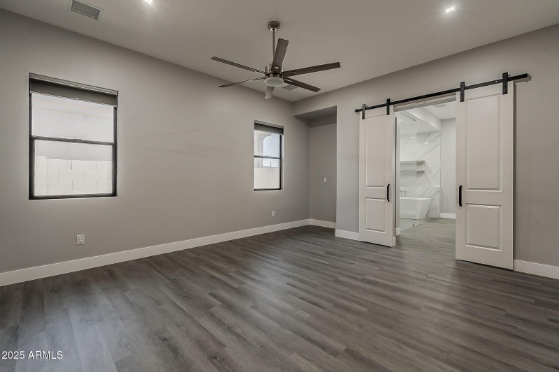 Dual Barn Doors