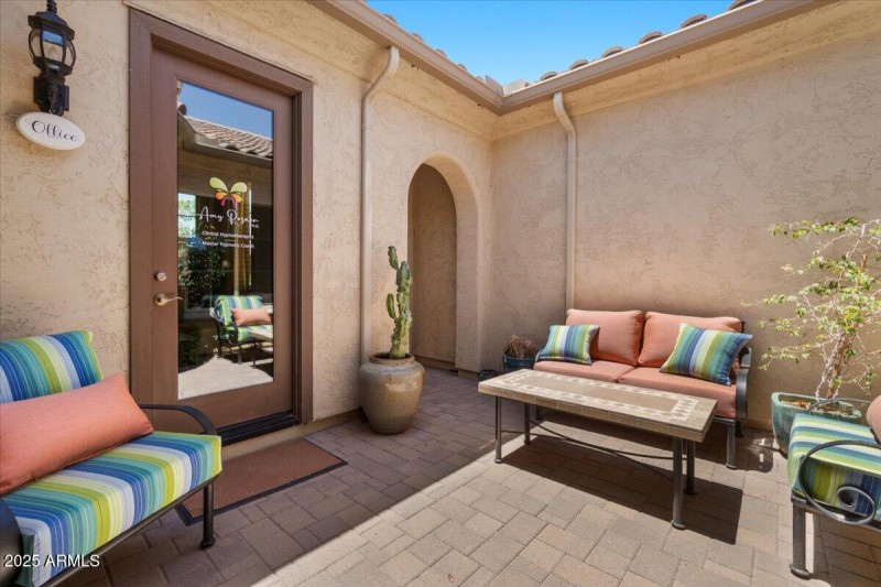 05-Front courtyard