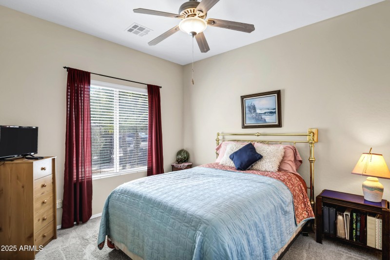 110 E Saddle Way-22